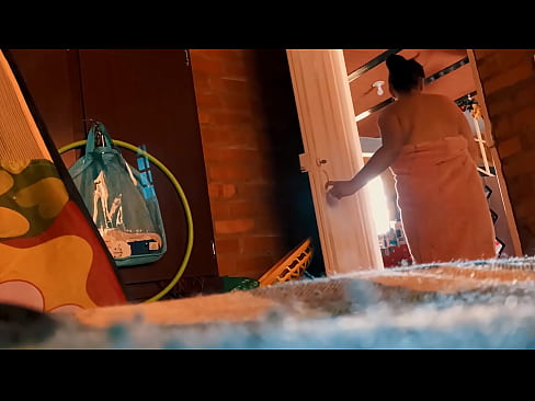 ❤️ Minu onu järgneb mulle duši alla, ta nabib mind, samal ajal kui ma duši all käin. ❤️❌ Pornovideo at et.xxxshake.ru ❤